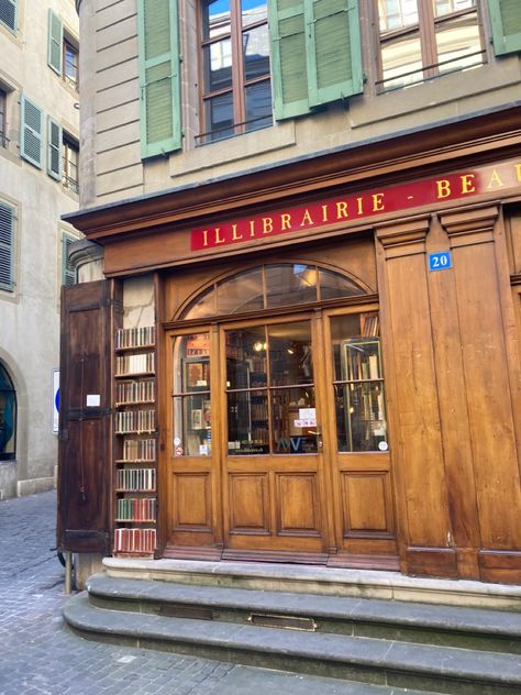 #switzerland #oldtown #library #aesthetic Library Aesthetic Exterior, Old Library Architecture Exterior, Old Library Exterior, Library Architecture Exterior, Liminal Library, Photos For Story, Library Exterior, Vintage Library Aesthetic, Cute Library