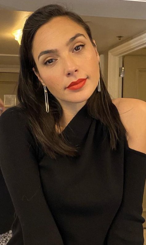 Gal Gabot, Gal Gardot, Gal Gadot Wonder Woman, Gals Photos, Beautiful Goddess, Girl Celebrities, Beautiful Picture, Gal Gadot, Daily Dose