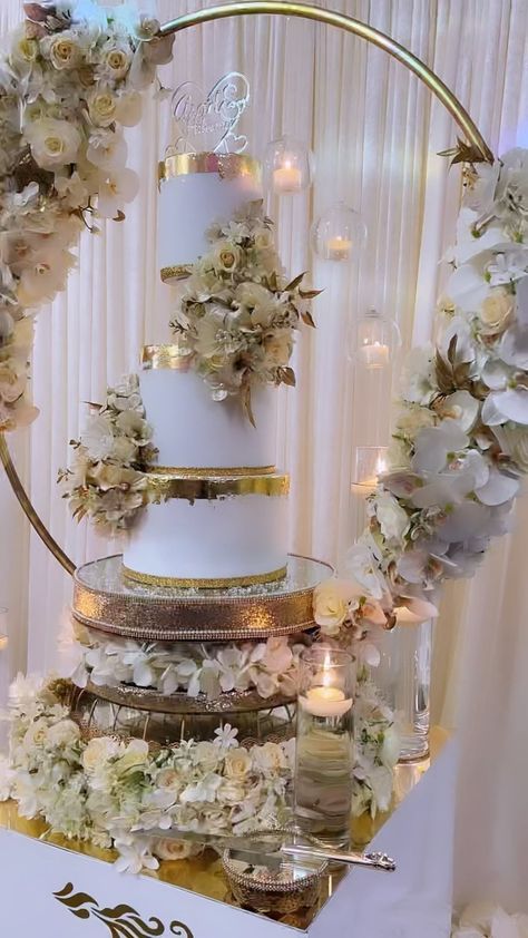 cupcakerbradford on Instagram: Wake up to this Beauty done for Asad & Haleema.. Amazing feedback ❤️❤️ Setup @hqbanqueting Dj was the one and only @femaledjn photography… Wedding Cake Area Decoration, Fancy Wedding Cakes Classy, Wedding Cake Set Up, Individual Wedding Cakes For Each Table, 3 Cakes Display, Metal Centerpieces, Glam Wedding Cake, Wedding Cake Styles, Wedding Cakes Floral