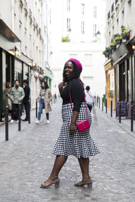 How to Dress Like a French Woman | Plus Size Fashion French Plus Size Fashion, Plus Size Parisian Style, Plus Size French Style, Parisian Dinner, Plus Size Spring Outfit, Minimalist Plus Size, All Year Wardrobe, Classy Black Women, Simple French Style