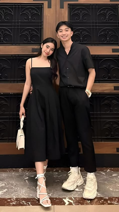 Valentines Couples Outfit, Black Dress Couple Outfit, Cute Photo Poses With Boyfriend, Outfits For Dates With Boyfriend, Korean Couple Aesthetic Outfit, Couples Formal Outfits, Elegant Couple Outfits, Couple Fits Aesthetic, Couple Formal Outfits