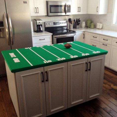 30 Super Bowl Party & Decoration Ideas Diy Super Bowl, Football Banners, Superbowl Ideas, Superbowl Party Ideas, Superbowl Party Decorations, Super Bowl Ideas, Super Bowl Party Ideas, Football Party Foods, Football Party Ideas