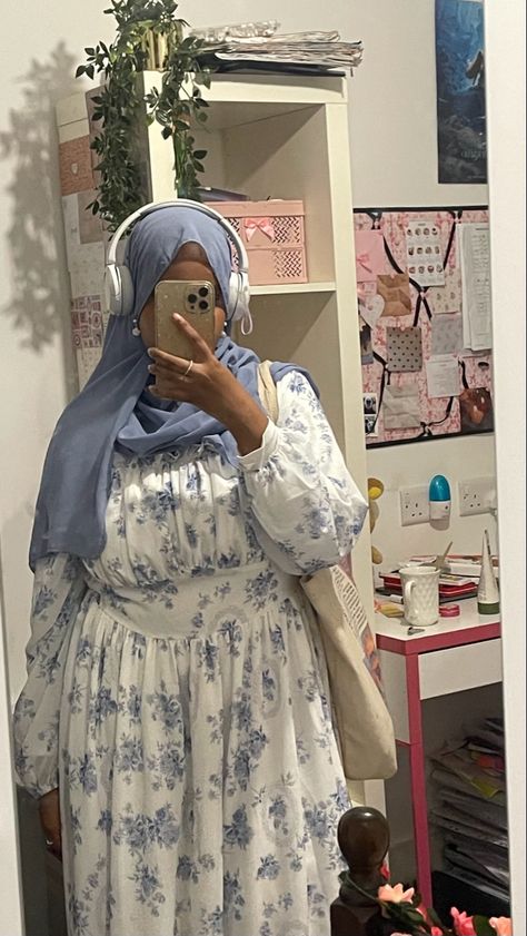 Floral Skirt Outfits Hijab, Hijabi Dresses Casual, Floral Hijab Dress, Skirt Flowers Outfits Hijab, Floral Hijab, Flowery Skirt Outfit Hijab, Floral Hijabi Dresses, Hijab Fairycore, Hijabi Dresses