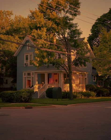 90s House, 80s House, Stranger Things Dr, Design Exterior, Style At Home, House Goals, Pretty House, Design Case, Aesthetic Room