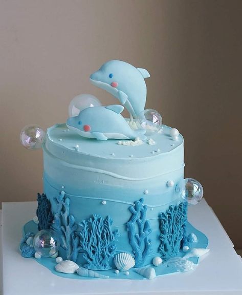 Dolphin Cakes For Kids, Sea Theme Cake Ocean, Sea Cake Ideas Birthday, Dolphin Cake Birthday, Dolphin Cake Ideas, Sea Cakes Birthday, Ocean Cakes For Kids, Underwater Theme Cake, Ocean Theme Birthday Cake