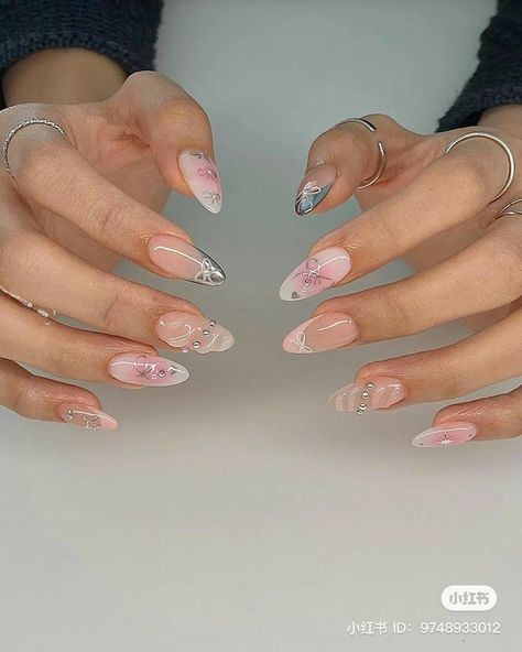 Nail Design Gold, Coquette Nails, Glow Nails, Purple Nail, Pretty Gel Nails, Cute Gel Nails, Soft Nails, Almond Shaped, Black Nail