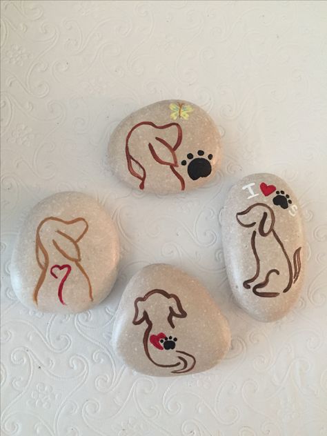 Cat And Dog Painted Rocks, Dog Paw Rock Painting, Labrador Rock Painting, Painted Rocks Dogs Easy, Dog Rock Painting Ideas Easy, Rock Painting Dogs Ideas, Dog Stone Painting, Stone Painting Dog, Rock Art Dog