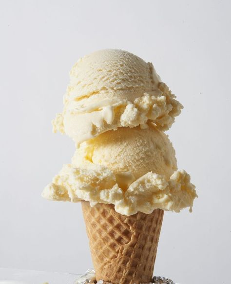 Hemgjord Glass, Ice Cream Taco, Best Vanilla Ice Cream, Ice Cream Month, National Ice Cream Month, Cream Photography, Custard Ice Cream, Ice Cream Companies, Ice Cream Photography