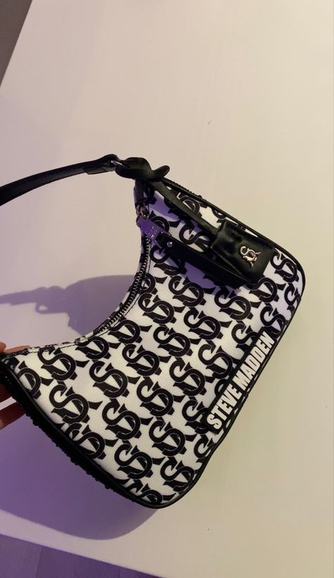 Baddie Bags Aesthetic, Steve Madden Bag Aesthetic, Steve Madden Bag Outfit, Steve Madden Aesthetic, Steve Madden Bags Handbags, Steve Madden Purse Handbags, Baddie Bags, Girly Purse, Purses Aesthetic