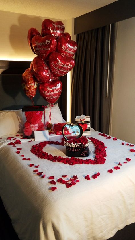 Room Ideas Valentines Day, Valentines Day Decorations For Girlfriend, Valentines Day Decorations Surprise, Valentine’s Day Room Decorations, Valentines Day Decorations For Boyfriend, Room Decoration For Valentines Day, Valentine Bedroom Decor Ideas, Valentines Day Surprise For Her, Valentine’s Day Room Surprise