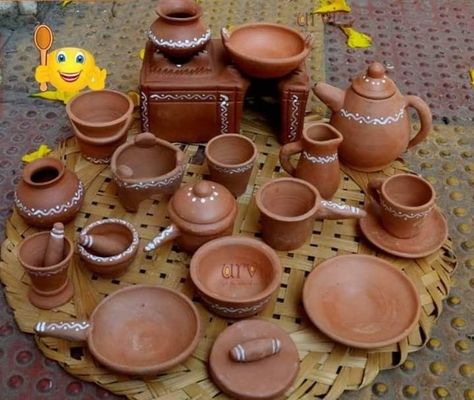 Terracotta Kitchen Decor, Clay Kitchen Set, Miniature Cooking, Miniature Pottery, Bridal Gift Wrapping Ideas, Kids Pretend Play, 3d Quilling, Wedding Crafts Diy, Art And Craft Videos