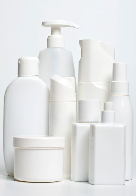 Plastic Bottles Magdiel Lopez, Plastic Recycling, Cheap Skin Care Products, Creative Fabric, Types Of Plastics, Skin Care Range, Cosmetic Bottles, Plastic Design, Skincare Video