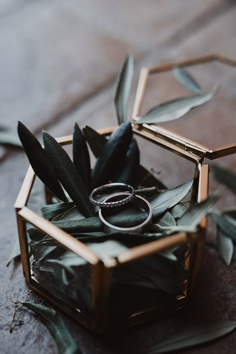 Barcelona Wedding. Casa Felix, Olivella. June 2019. Wedding Jewellery. Photo by Benjamin Wheeler. Ring Box Wedding Diy, Future Wedding Plans, Wedding Essentials, Wedding Ring Box, Jewelry Organizer Box, Wedding Preparation, The Lovers, Wedding Boxes, Wedding Mood Board