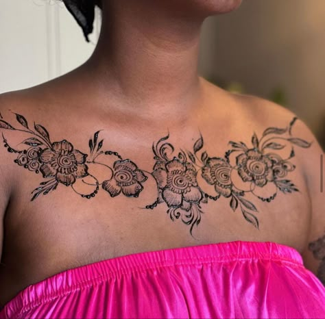 Chest Henna, Henna Patterns Hand, Henna Chest, Henna Designs Arm, Shoulder Henna, Henna Flower Designs, Cute Henna Designs, Diy Henna, Cute Henna Tattoos