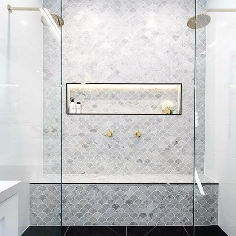 Fish Scale Tile Bathroom, Double Shower Heads, Bathroom Ideas Luxury, Fish Scale Tile, Double Shower, Bad Inspiration, Shower Niche, Bathroom Goals, Bathroom Trends