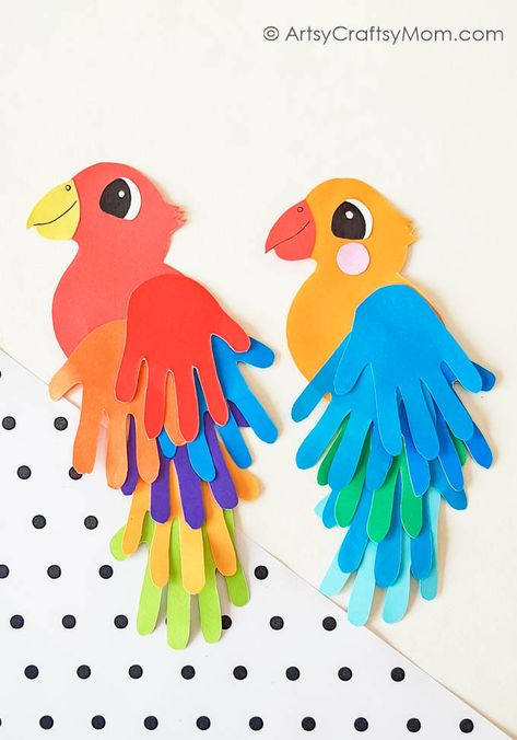 Parrot Craft For Kids, Handprint Parrot, Hand Activity, Parrot Craft, Birds For Kids, معرض فني, Pirate Crafts, School Kids Crafts, Parrots Art