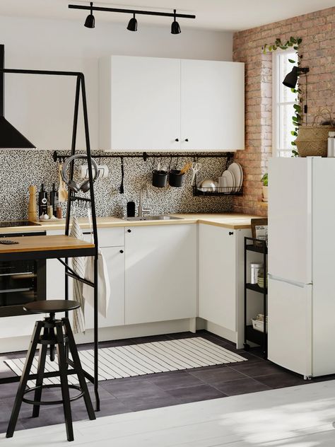 Small Kitchen Units, Kitchen Corner Units, Ikea Canada, Kitchen Set Up, Kitchen Studio, Studio Kitchen, Kitchen Corner, Modern Kitchen Cabinets, Ikea Family