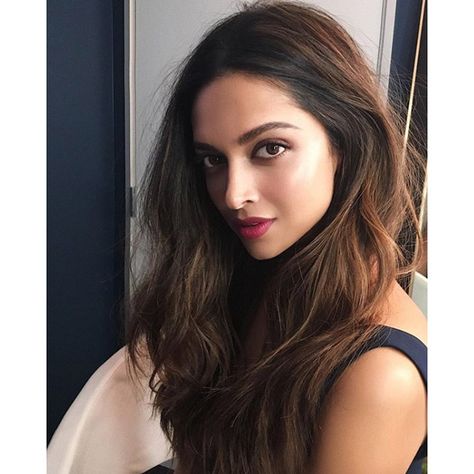 Brown Hair Indian Skin, Indian Skin Hair Color, Deepika Padukone Hair Color, Global Hair Color, Indian Hair Color, Hair Lights, Hair Color For Brown Skin, Hair Color For Dark Skin, Global Hair