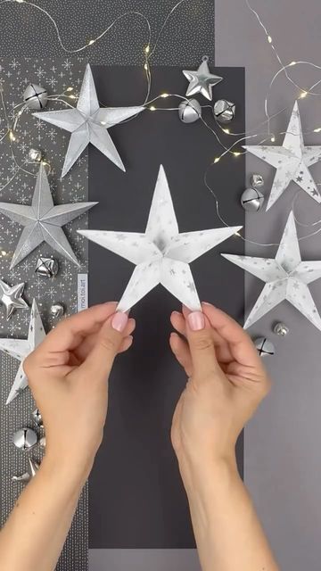 Silver Star Centerpieces, 3d Paper Snowflakes, Star Centerpieces, Paper Snowflake, M Craft, Paper Snowflakes, Diy 3d, Paper Stars, November 1