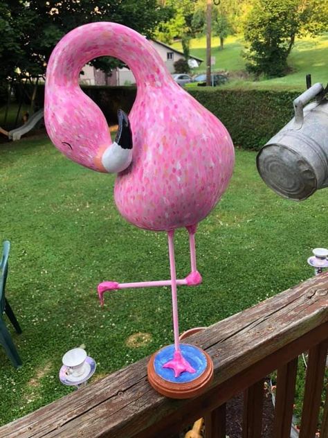 Flamingo gourd Nature Crafting, Gourd Bird Houses, Gourds Crafts, Painted Gourds, Gourd Art, Cool Crafts, Fence Ideas, Christmas Gifts For Friends, Nature Crafts