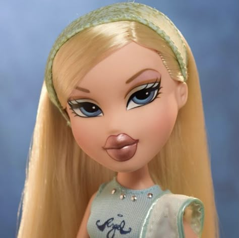 Bratz Cloe Doll, Cloe Bratz, Bratz Cloe, Bratz Characters, Las Bratz, Bratz Aesthetic, Bratz Doll Outfits, Brat Doll, Bratz Girls