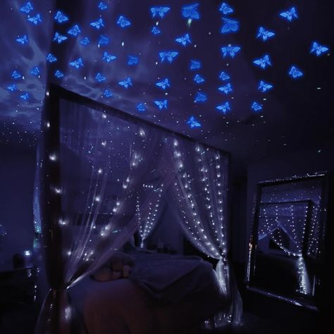 Decorate the children's room with glowing butterflies, and your child will no longer fear the darkness and fall asleep in a warm atmosphere. In addition to serving as wall decor, glowing butterflies are also great party favors and balloon decorations. Please unleash your imagination and decorate your life with butterflies. Glow In The Dark Butterfly, Baby Blue Bedrooms, Butterflies Wall Decor, Dark Butterfly, Butterfly Bedroom, Butterfly Room, Dream Bedroom Inspiration, Butterfly Decal, Butterfly Decor