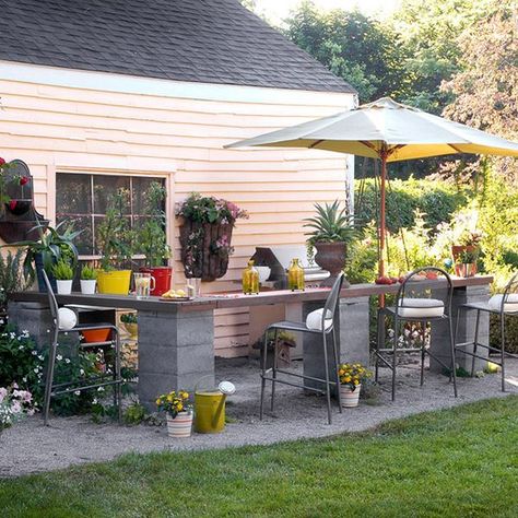 How To Use Cement Blocks In Practical Outdoor Projects Cinder Block Ideas, Cinder Block Bench, Outdoor Buffet, Block Bench, Beautiful Outdoor Furniture, Cinder Blocks, Cinder Block, Foto Tips, Outside Ideas