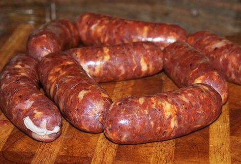 Venison Sausage Recipes, Venison Sausage, Homemade Italian Sausage, Sausage Making Recipes, Home Made Sausage, Italian Sausages, Homemade Sausage Recipes, Mexican Chorizo, Chorizo Recipes