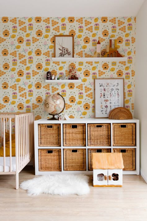 Bee Theme Room, Bee Room Aesthetic, Bee Themed Bedroom, Yellow Theme Nursery, Honey Bee Nursery Ideas, Vintage Bee Nursery, Honey Nursery Theme, Honey Bee Nursery Theme, Bee Themed Room