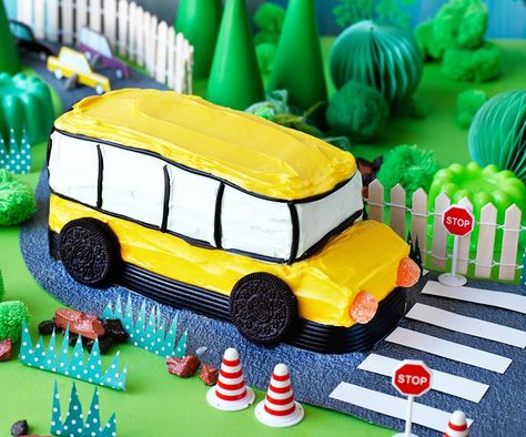 Big yellow bus birthday cake Bus Cake Ideas, Birthday Transportation Theme, Bus Birthday Cake, School Bus Birthday Party, School Bus Cake, 3 Birthday Cake, School Bus Birthday, Bus Birthday Party, Bus Cake