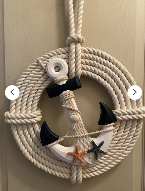 Halloween Paintings On Canvas, Rope Wreath Diy, Nautical Wreaths, Nautical Decor Diy, Decor Marin, Beach Crafts Diy, Rope Wreath, Nautical Ideas, Beach Themed Crafts