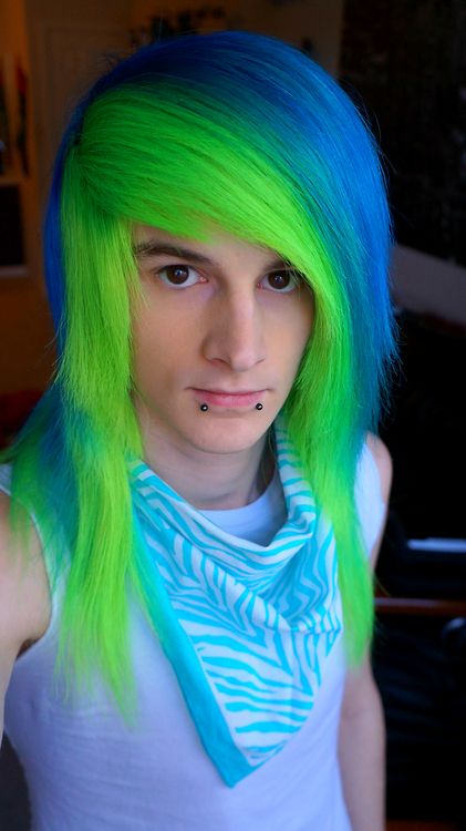 Green blue hair for men Green Hair Male, Green Hair Men, Blue And Green Hair, Mens Blue Hair, Clown Hair, Hairstyles Anime, Dyed Hair Men, Hair Male, Bake Cakes