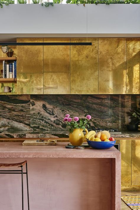 pink and gold stone kitchen Melbourne House, Stone Kitchen, Marble Counter, Brass Kitchen, Gold Kitchen, Kitchen Cabinet Colors, Pink Kitchen, Interior Modern, Counter Tops