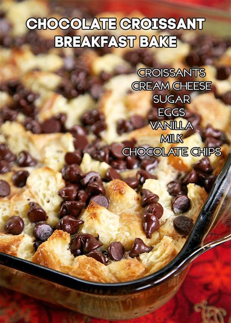 Chocolate Crescent Breakfast Bake Chocolate Chip Croissant, Croissant Breakfast Bake, Best Christmas Breakfast, Crescent Breakfast, Crescent Roll Breakfast Recipes, Crescent Bake, Christmas Breakfast Recipes, Christmas Breakfast Recipe, Chocolate Breakfast