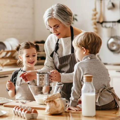 Baking With Family, Family Cooking Together Photography, Family Lifestyle Photography At Home, Grandparents With Grandkids, Baking Photoshoot, Friendly Photography, Mom Cooking, Grandma Cooking, Cooking Photography