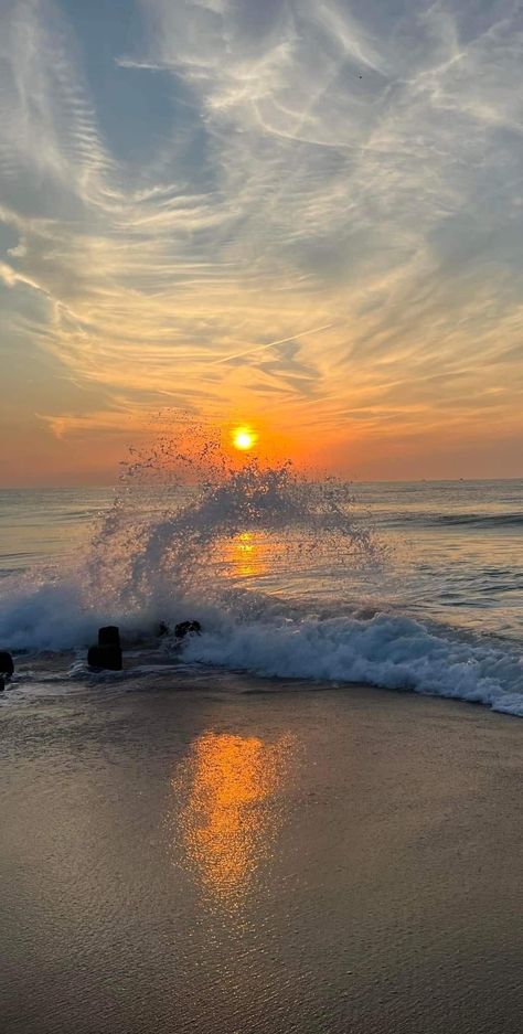 Sea Clouds, Beautiful Beach Pictures, Beach Sunset Wallpaper, Beautiful Ocean Pictures, Sky Photography Nature, Rainbow Sky, Ocean Pictures, Sky Sea, Sky Pictures