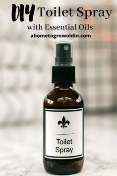 Diy Toilet Spray, Diy Room Spray Essential Oils, Make Your Own Essential Oils, Live Naturally, Poo Spray, Essential Oils Diy, Essential Oil Spray Recipes, Room Spray Recipe, Diy Room Spray