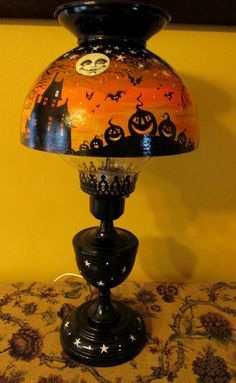 Halloween Iv, Halloween Lamp, Painted Lamps, Halloween Lamps, Halloween Folk Art, Art Witch, Painting Lamps, Halloween Pins, Halloween Painting