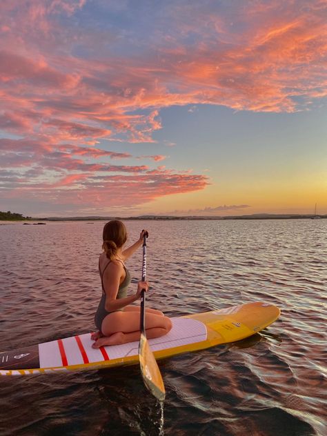 Paddle Boarding Ocean, Ocean Paddle Boarding, Surf Photo Ideas, Paddle Board Poses, Paddle Board Pics, Paddle Boarding Pictures Instagram, Stand Up Paddle Boarding Aesthetic, Surf Board Pictures, Paddle Board Aesthetic