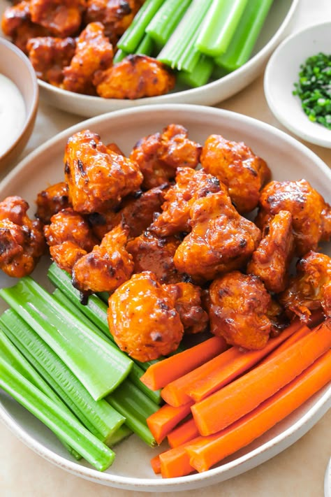 » Buffalo Cauliflower – Erewhon Copycat Erewhon Copycat, Chicken Pie Recipes, Cycle Syncing Recipes, Buffalo Cauliflower Recipes, Buffalo Recipe, Buffalo Cauliflower, Healthy Food Motivation, Buffalo Wings, Healthy Appetizers