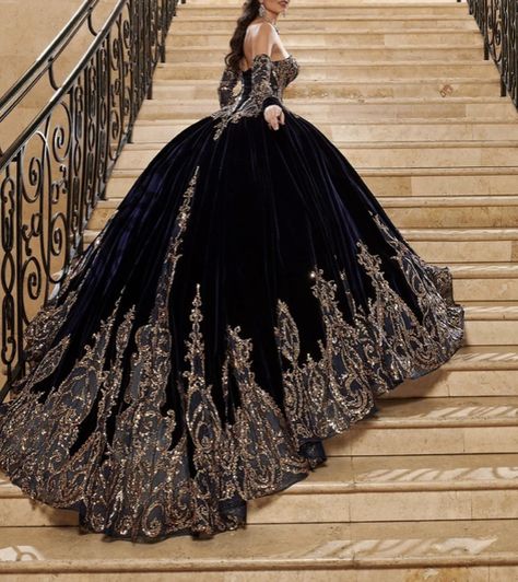 Ball Gowns Fantasy, Princess Vibe, Quinceanera Themes Dresses, 60 Outfits, Black Quinceanera Dresses, Royal Core, Quinceñera Dresses, Black Ball Gown, Pretty Quinceanera Dresses