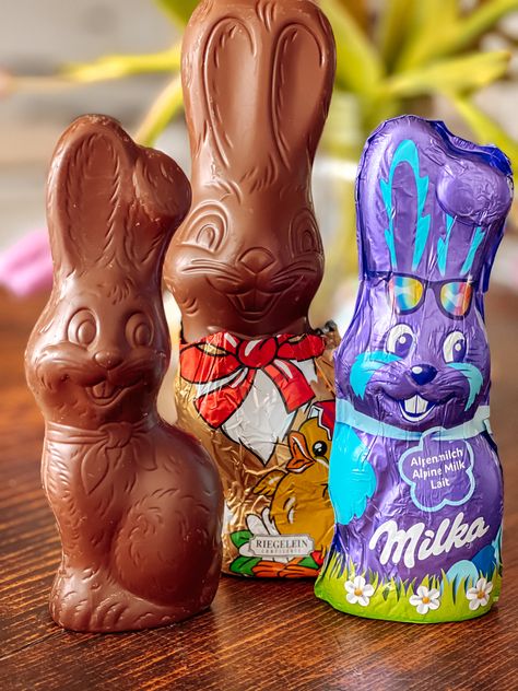 Nowadays, the majority of the chocolate bunnies are hollow figures or Hohlfiguren. Why? Because if they were solid, it would be extremely difficult to eat, pretty much inedible since it would be hard as a brick. Chocolate Bunnies, German Easter Traditions, Cadbury Easter Eggs, Chocolate Easter Bunny Illustration, Easter Egg Chocolate Showpiece, Chocolate Santa, Swiss Chocolate, Chocolate Rabbit, Chocolate Easter Bunny