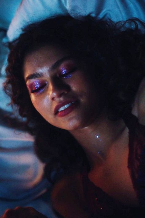 Rue Bennet, Rue Euphoria, Estilo Zendaya, Euphoria Vibes, Euphoria Party, Rue Bennett, Euphoria Aesthetic, Stile Hijab, Euphoria Makeup