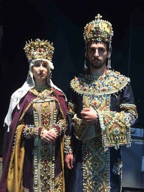 Middle Ages Outfits, Byzantine Clothing, Kosovo I Metohija, Serbian Culture, Serbian Clothing, Byzantine Fashion, Steampunk Character, Psalm 22, Medieval Garb