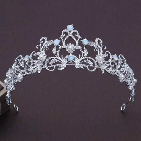 Crown Aesthetic, Beautiful Tiaras, Pearl Tiara, Bridal Hair Jewelry, Bridal Fashion Jewelry, Magical Jewelry, Crystal Tiaras, Tiara Crown, Wedding Bridal Jewellery