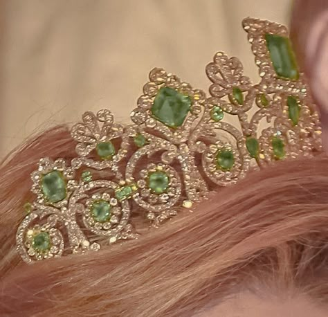 #green #aesthetic #crown #royal #royalcore #emerald #queen #princess Patricia Core, Anita Core, Alma Core, Stephanie Core, Nora Core, Sharon Core, Royal Core Aesthetic, Tin Wallet, Fox Aesthetic