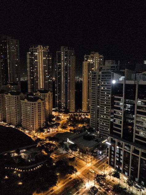 Bgc Taguig Night Aesthetic, Bgc At Night Aesthetic, Bgc Manila Aesthetic, Bgc Manila Aesthetic Night, Philippines City Lights, Manila Philippines Aesthetic Night, Taguig City Aesthetic, Philippines Aesthetic Wallpaper, Bgc Taguig Photography Night