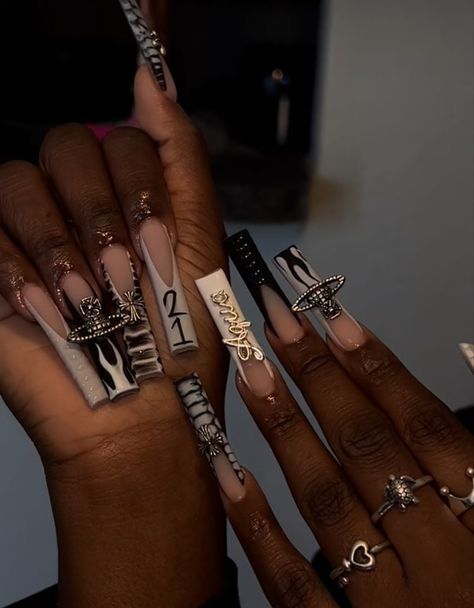 There's a new beauty trend taking over Instagram and it's absolutely stunning. Say hello to "quartz nails". Matte Birthday Nails, Black 21st Birthday Nails, Birthday Nail Set Ideas Black, Sweet 16 Birthday Nails, Birthday Nails Gemini, 21st Birthday Nails Acrylic, 22nd Birthday Nails, Aries Birthday Nails, Aquarius Birthday Nails