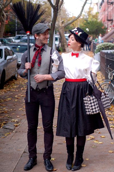 Mary Poppins Kostüm, Mary Poppins And Bert, Couples Costumes Creative, Mary Poppins Costume, Halloween Costumes Diy Couples, Halloween Parejas, Costume Carnaval, Costume Disney, Couple Costume