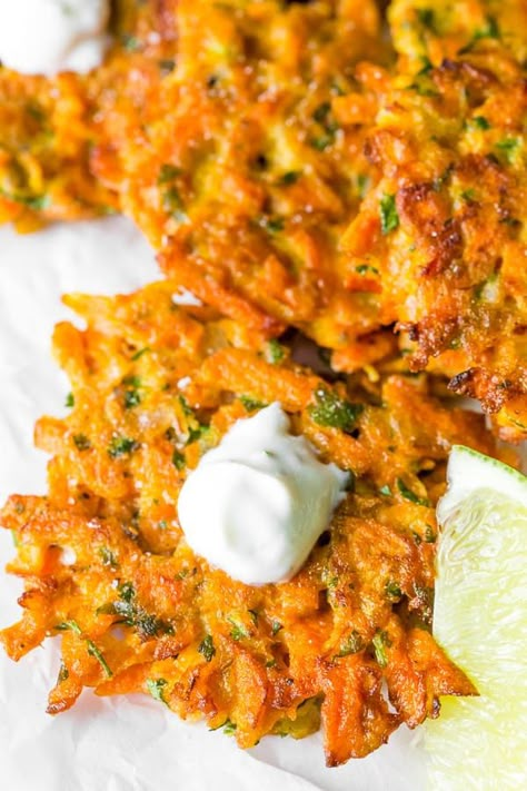 Carrot Patties Recipes, Carrot Hashbrown, Carrot And Egg Recipe, Carrot Brunch Recipes, Ways To Use Shredded Carrots, Carrot Lunch Recipes, Carrots For Breakfast, Carrot Meal Ideas, Recipes That Use Carrots